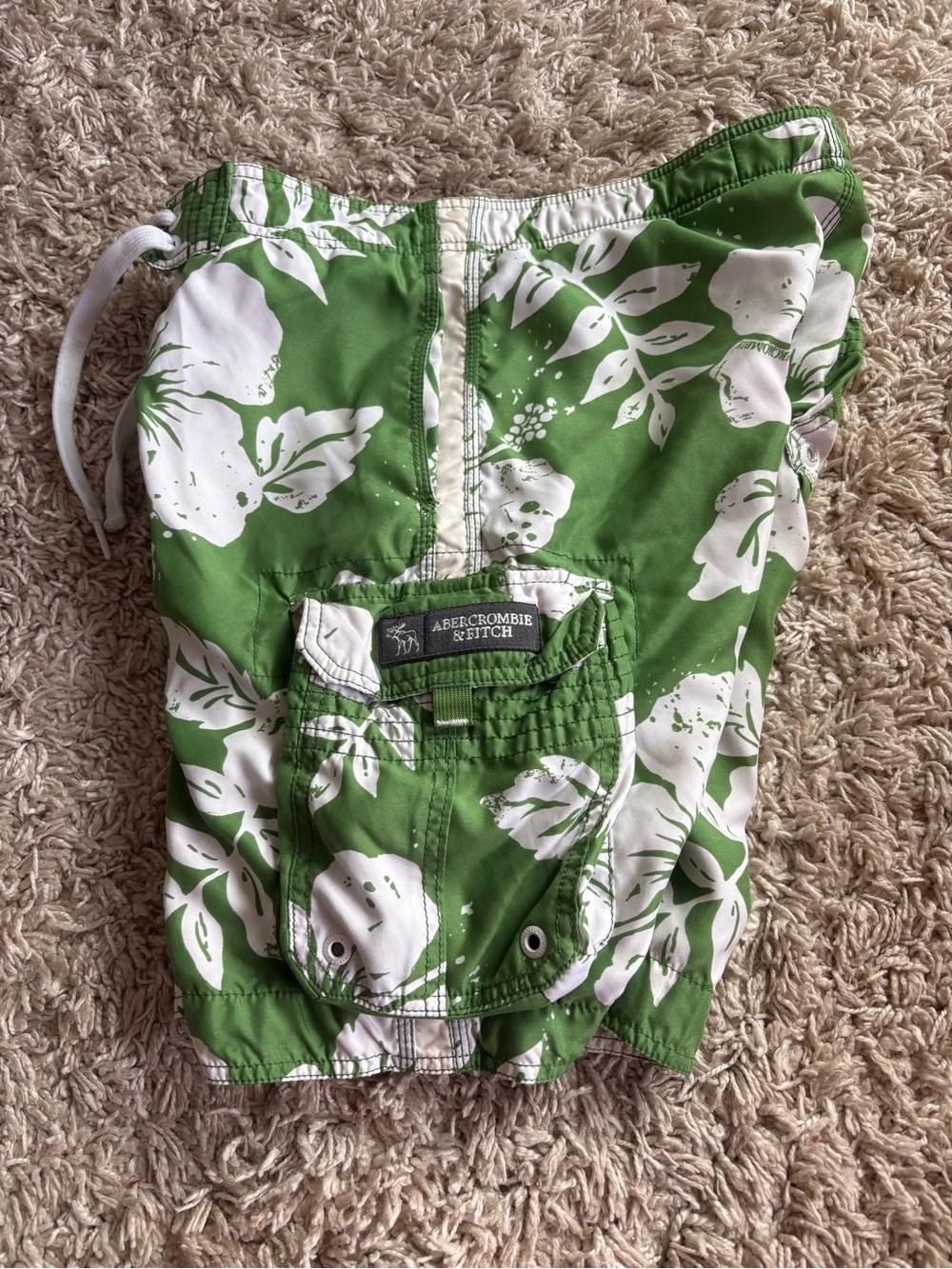 Abercrombie & Fitch Green Floral Board Shorts, size 30, EUC